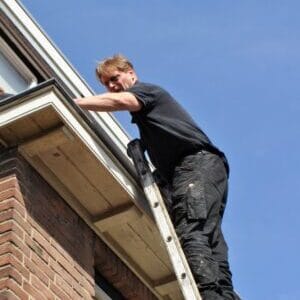 Kosten dakgoot schoonmaken